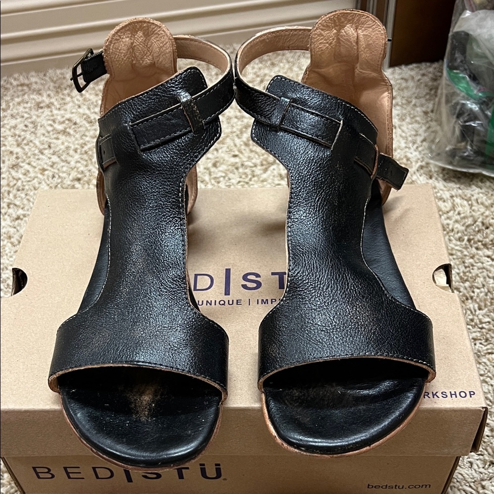 BED|STU Black and Tan Women's Sandals